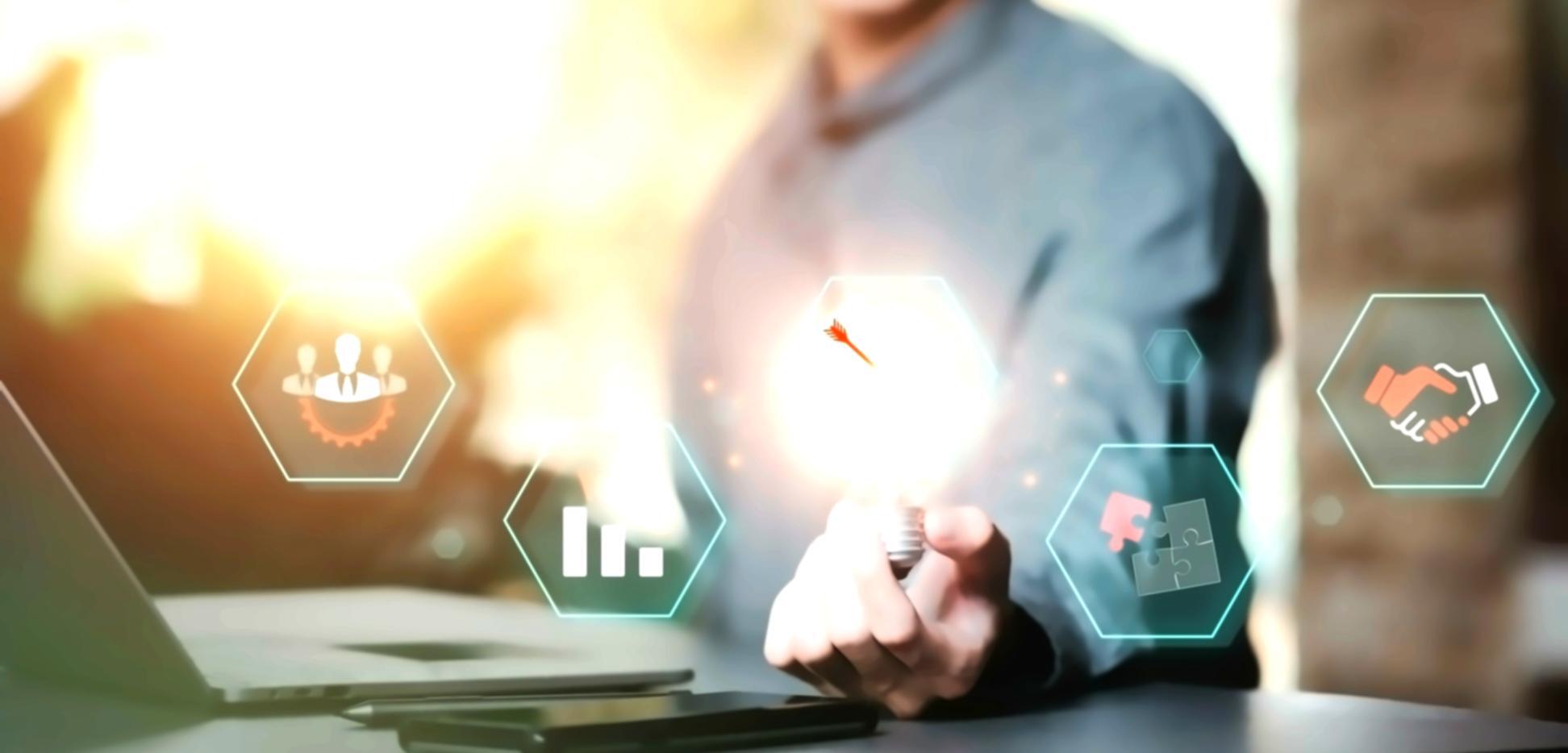 Equipo de Calenoryvia trabajando con herramientas SEO